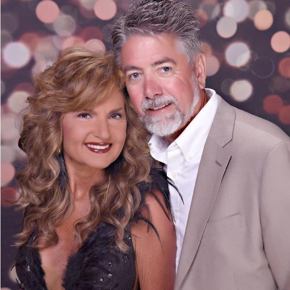 Meet your Posher, Hollie - Picture 1 of 11